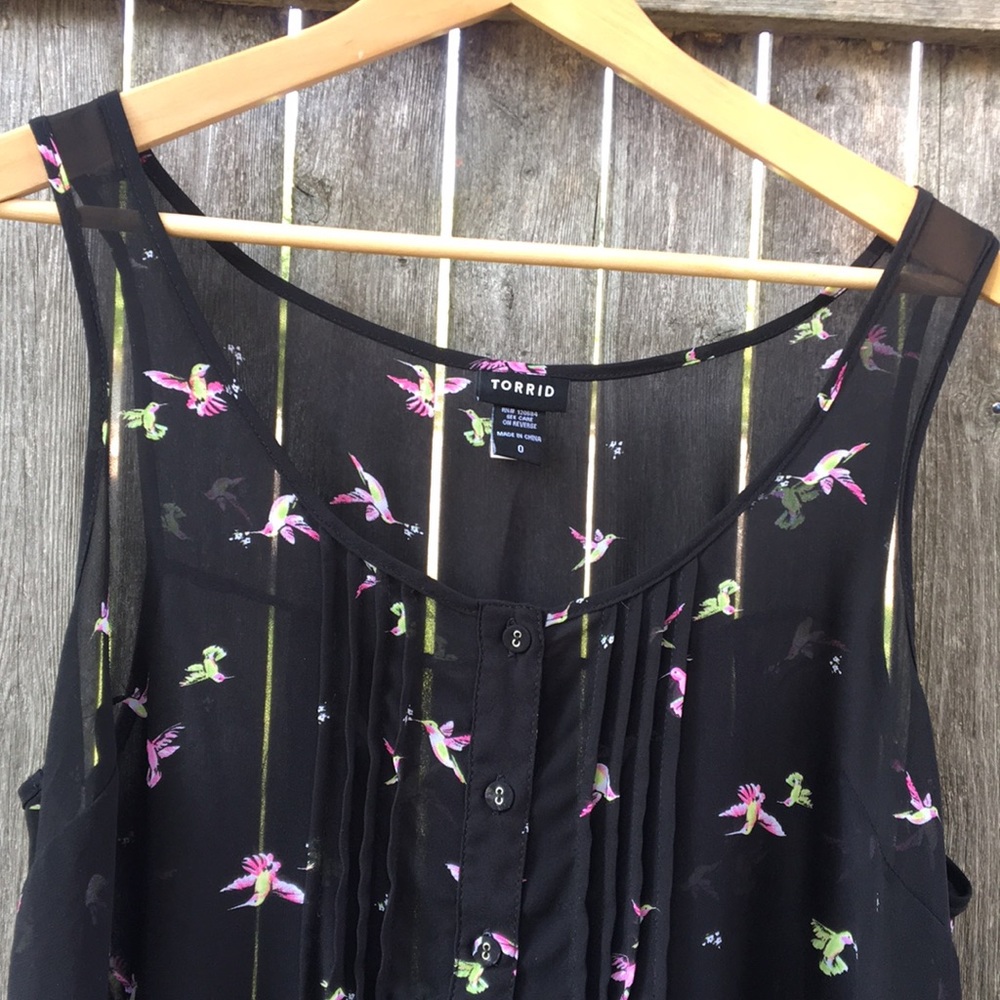 Torrid size 0 black sleeveless blouse bird pattern